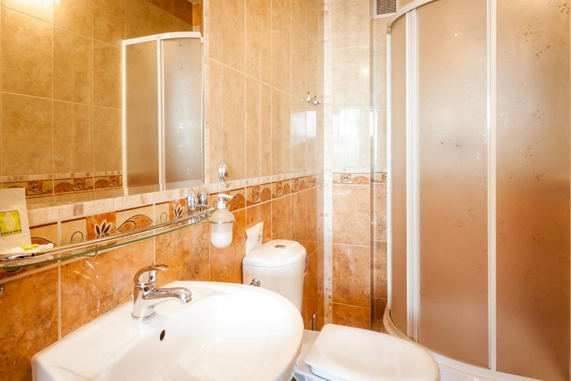 Hotel Alf Krakow Luaran gambar