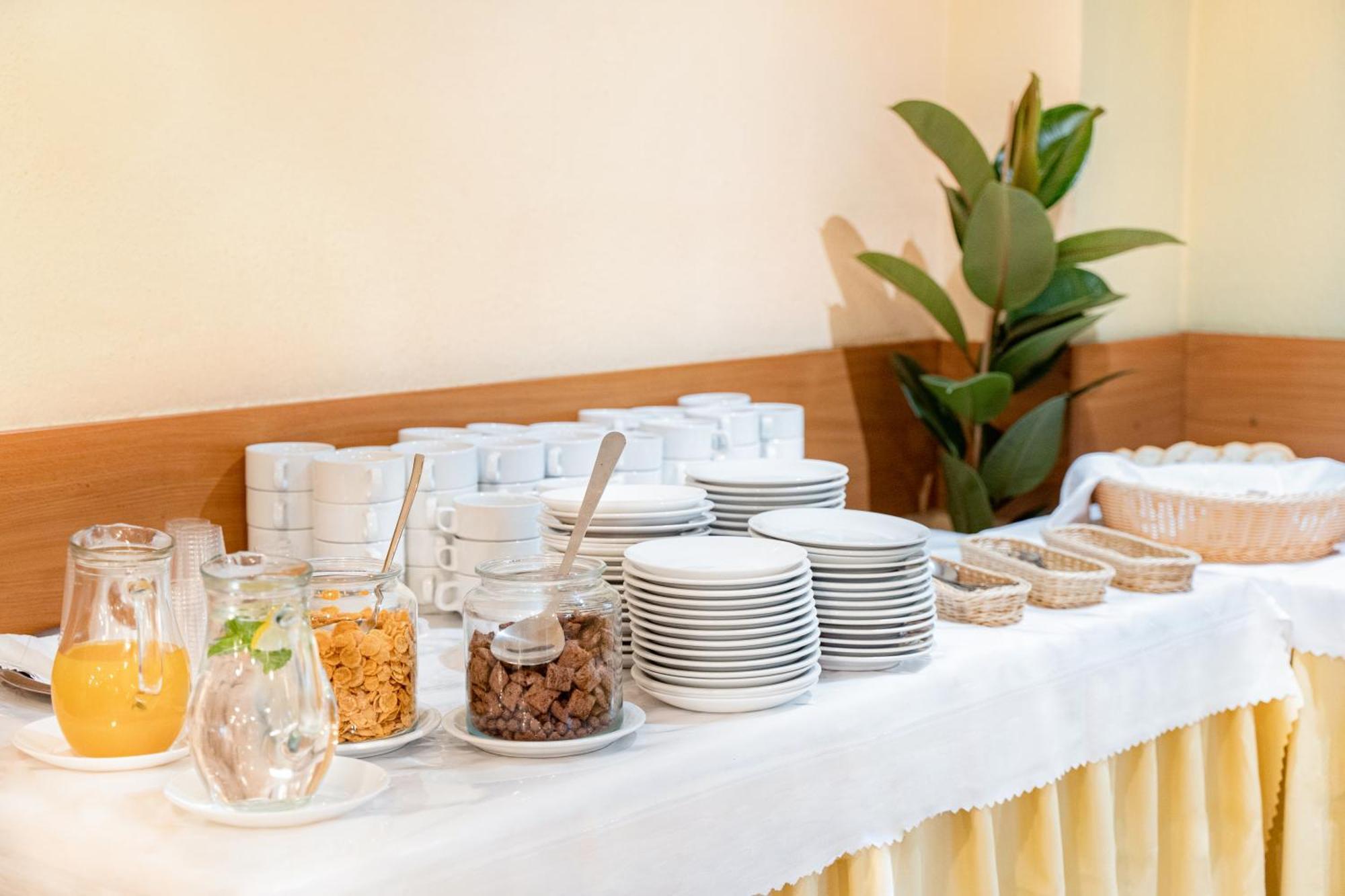 Hotel Alf Krakow Luaran gambar